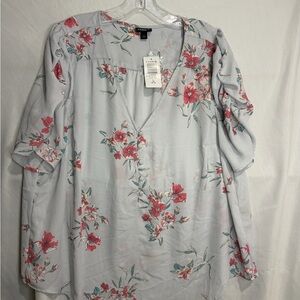 NWT Torrid Women's Floral Blouse Size 1X